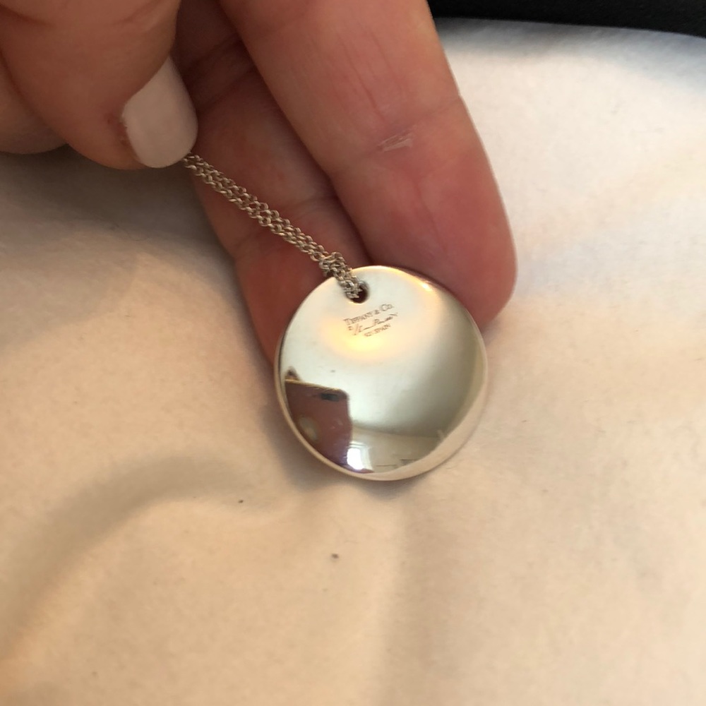 Tiffany’s Elsa Peretti pendant